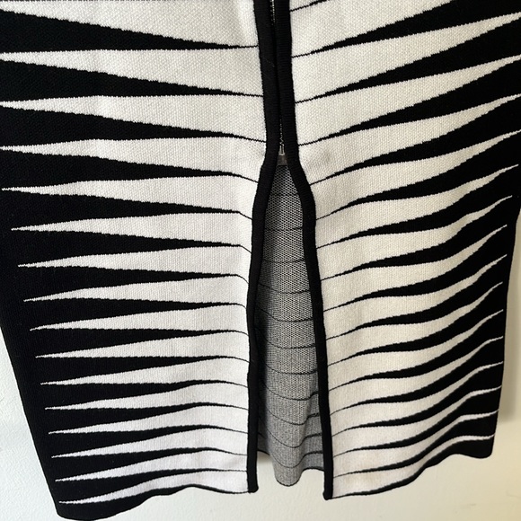 SHE'S SO CHIC KNIT MAXI DRESS - Picture 6 of 7